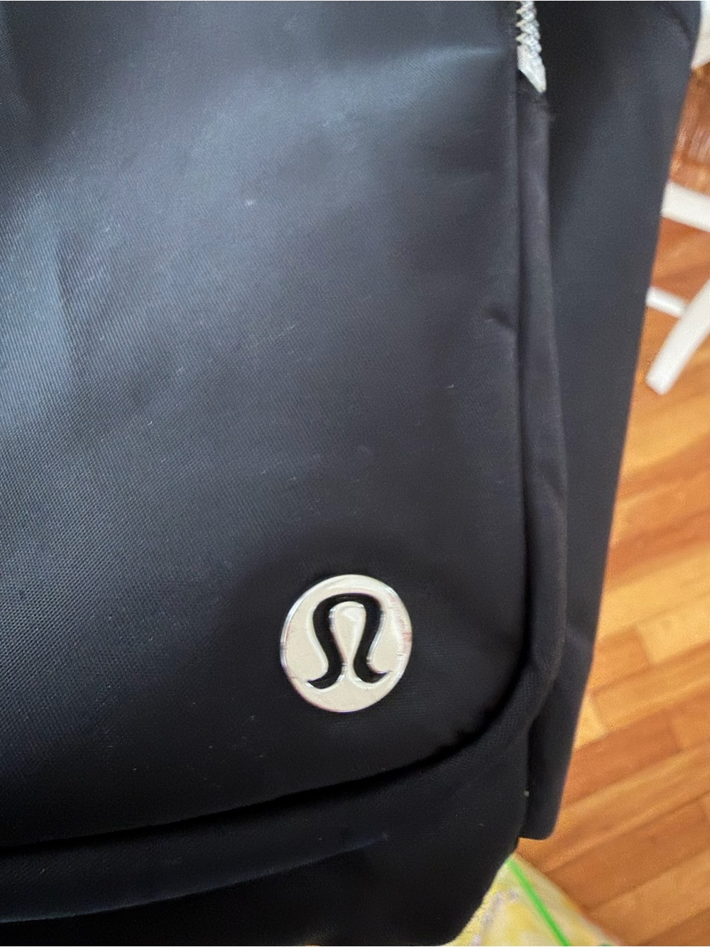 lululemon Everywhere Backpack 22L - Black - Picture 10 of 11